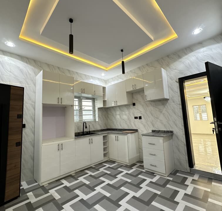 5 Bedroom Duplex (4)