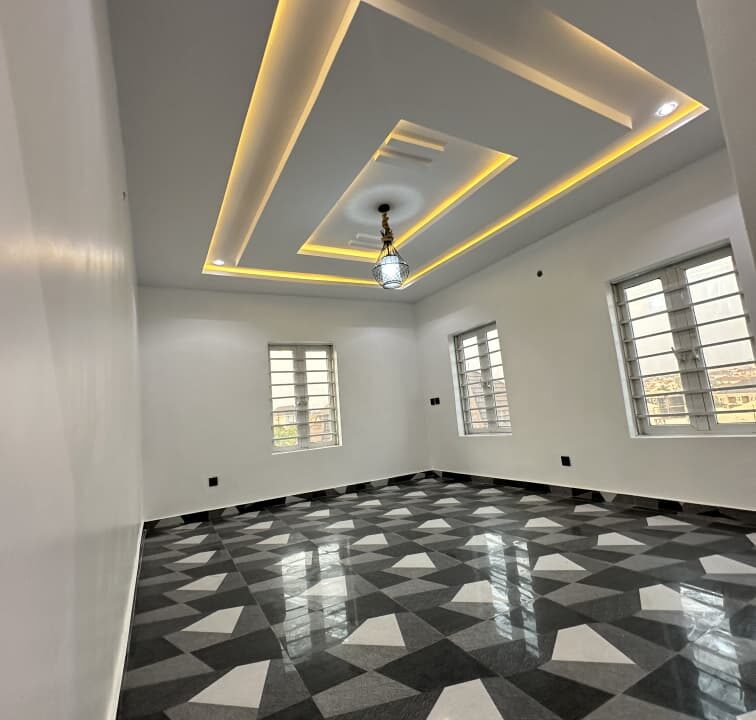 5 Bedroom Duplex (7)